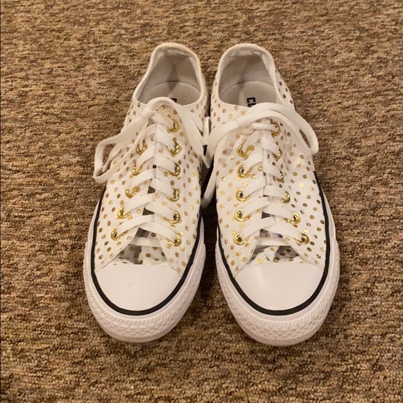gold polka dot converse